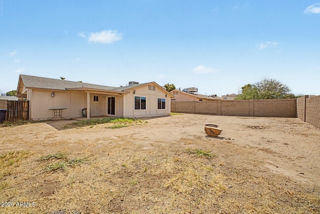 Building Photo - 932 W Libra Dr