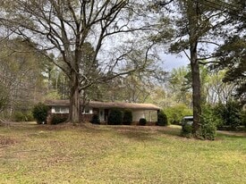 Building Photo - 5007 Spring Hill Dr