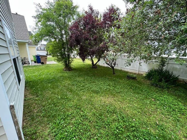 Building Photo - Large 3 bedroom home near downtown Raleigh!
