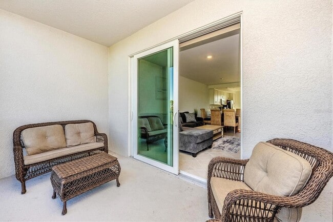 Building Photo - 12280 Wellen Golf St