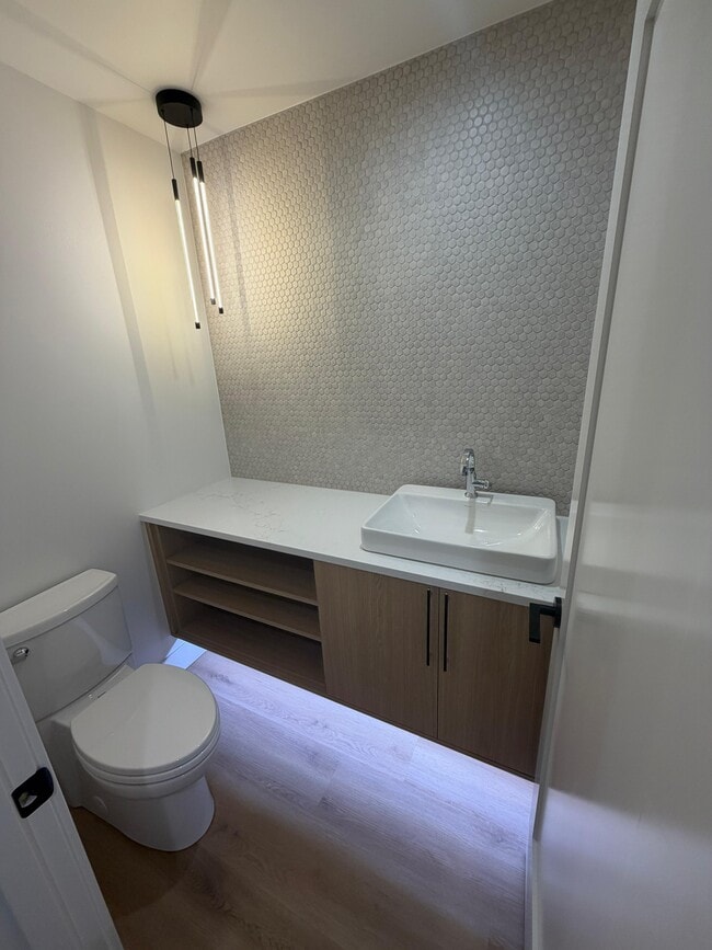 Building Photo - 1720 Market St