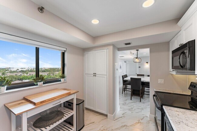 Building Photo - 300 Ocean Trail Way