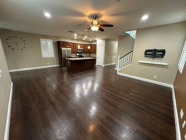 Building Photo - Beautiful 4 Bedroom, 3 Full Bath W/ Office...