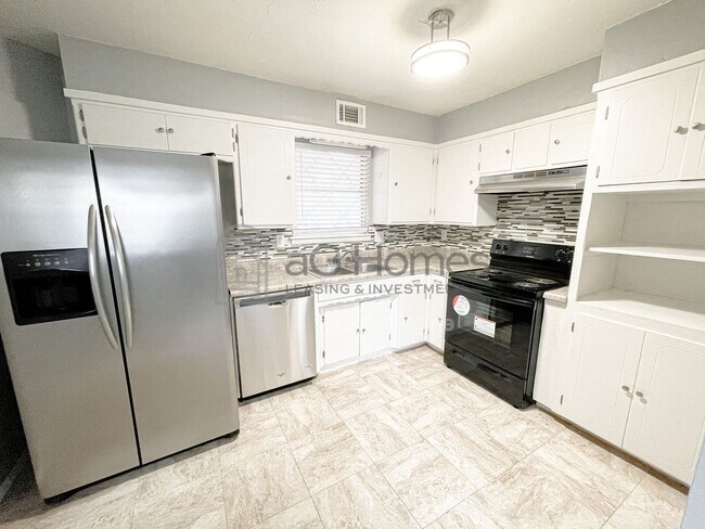 Building Photo - 7609 NW 28th St