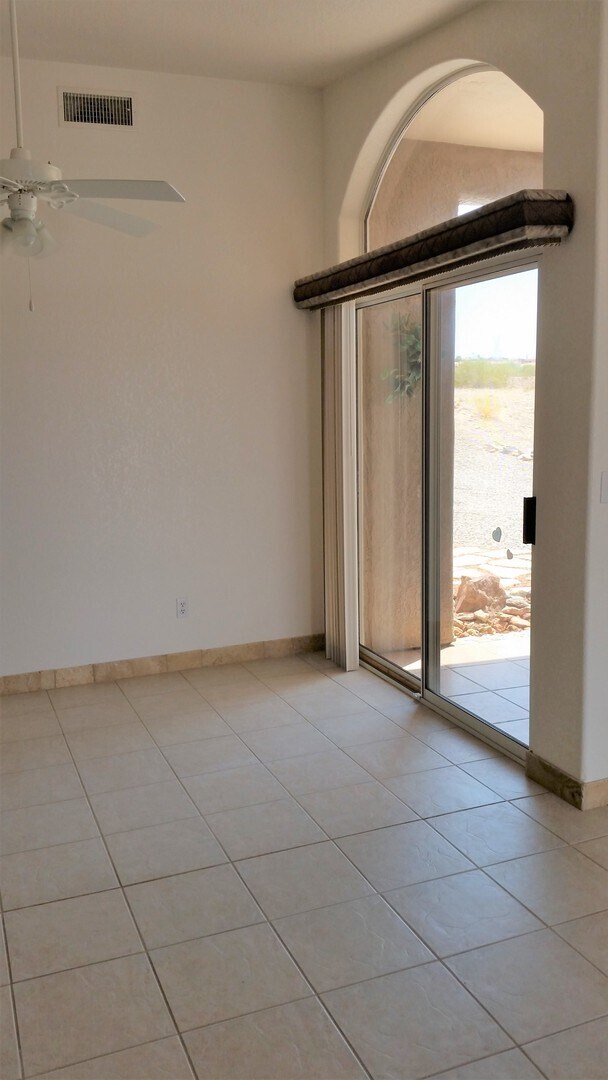 Building Photo - Modern Southside Duplex
