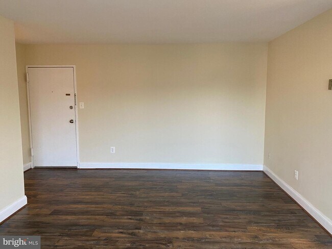 Building Photo - 1001 Chillum Rd