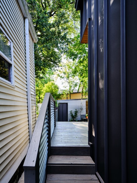 Building Photo - 1629 N Johnson St