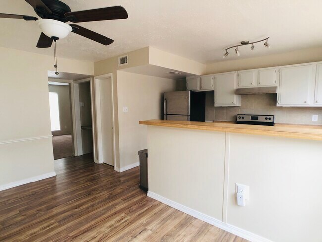 Building Photo - 7009 Chasewood Dr