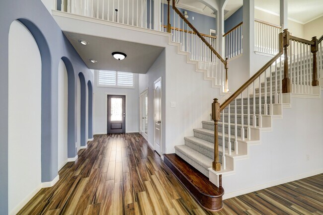 Building Photo - 20523 Riverside Pines Dr