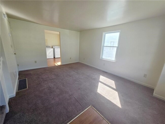 Building Photo - 235 B Allen St