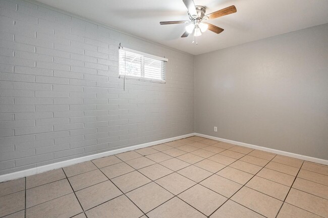 Building Photo - 4423 N 23rd Ave