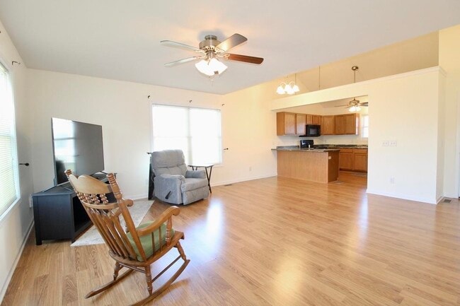 Building Photo - 120 Hollen Mill Ct