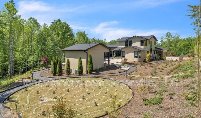 Building Photo - 128 Sanctuary Ln