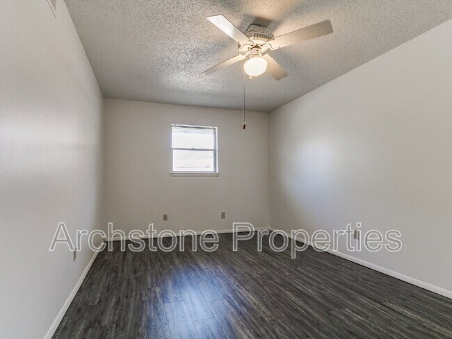 Building Photo - 4508 NW 26th St