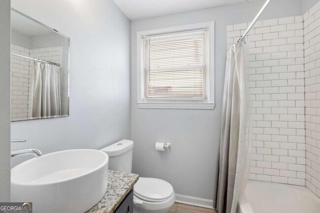 Building Photo - 1649 Beecher St SW