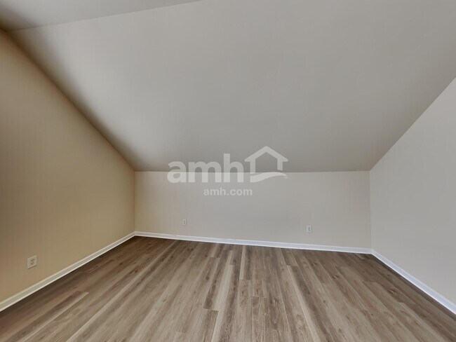 Building Photo - 935 Legacy Park Rd