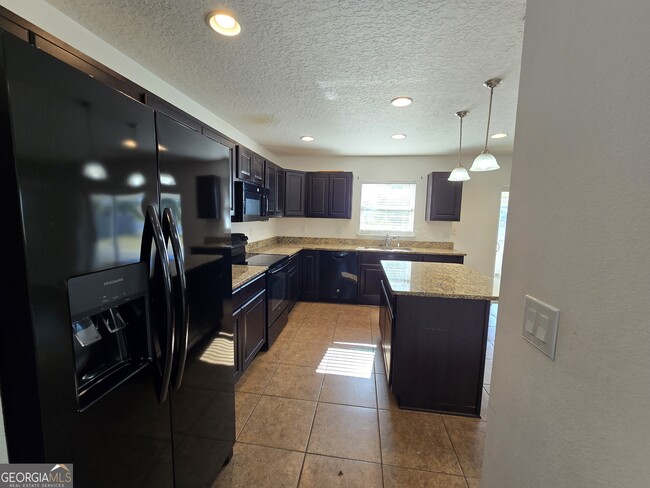 Building Photo - 127 Cedar Cir Dr