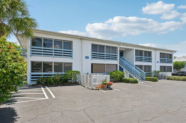 Building Photo - 11000 S Ocean Dr