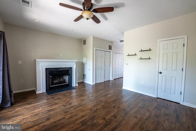 Building Photo - 45713 Paddington Station Terrace