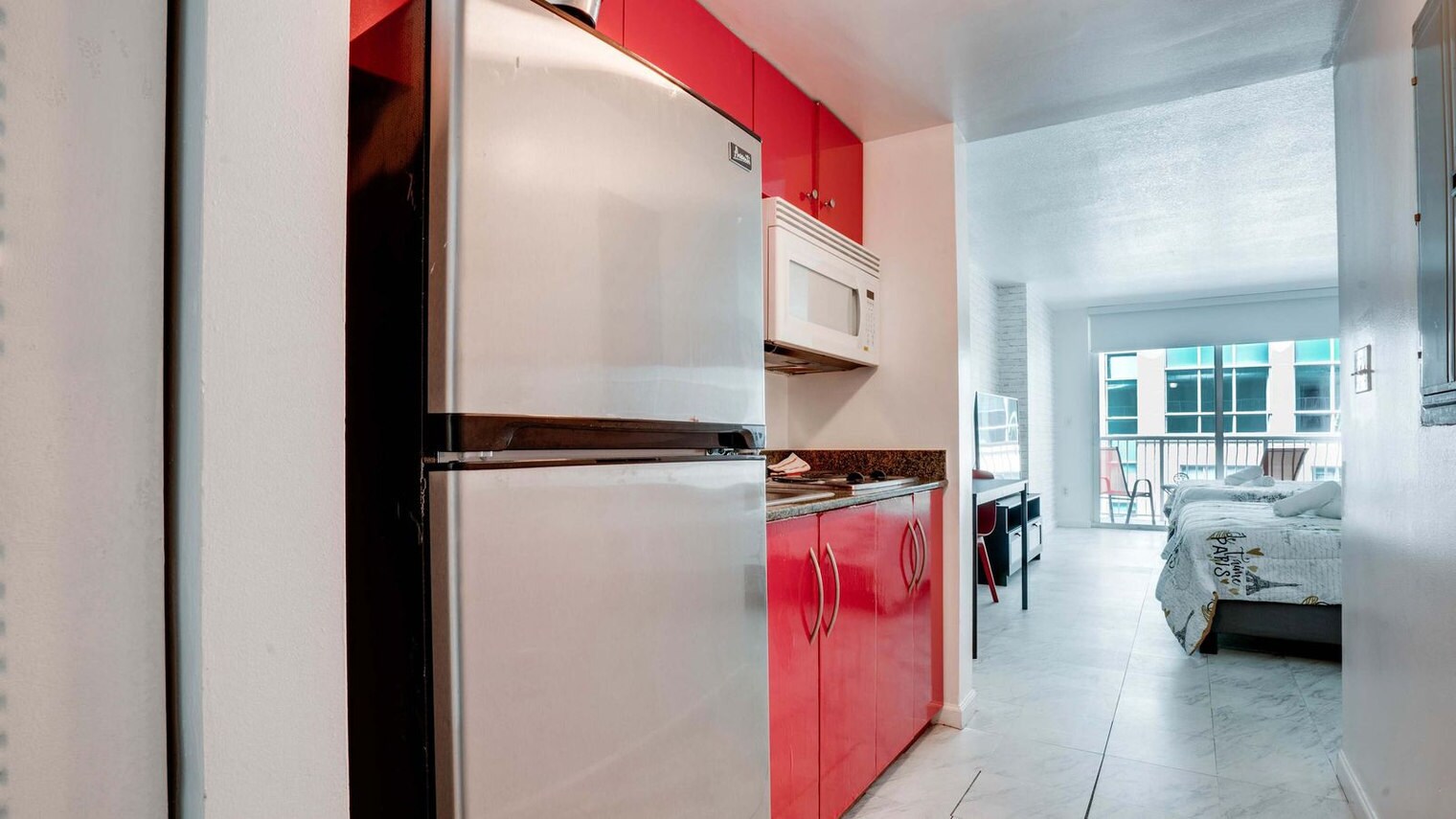 Building Photo - 1 SE 12th St