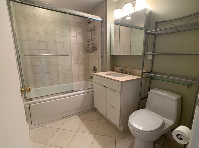 Building Photo - 110 Riverway