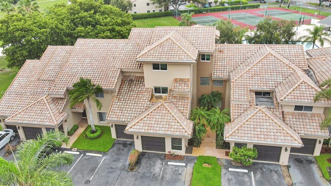 Building Photo - 16339 Malibu Dr