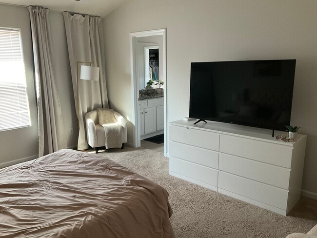 Building Photo - 511 Morning Mist Rd