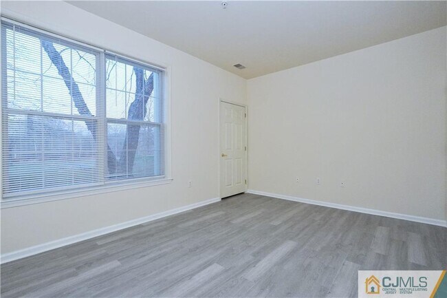 Building Photo - 636 St Andrews Pl