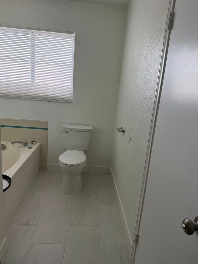 Building Photo - Charming 4BR House in Las Vegas