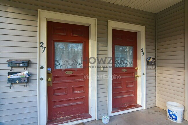 Building Photo - 27 Hayward St