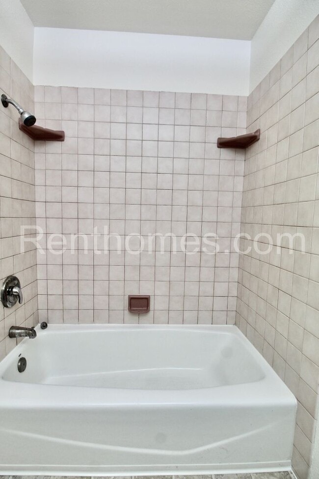 Building Photo - Mission Valley, 10225 Caminito Cuervo #143...