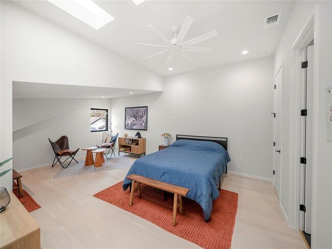 Building Photo - 2107 Brackenridge St
