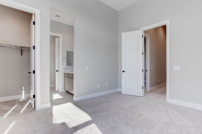 Building Photo - 4778 Outlook Peak St