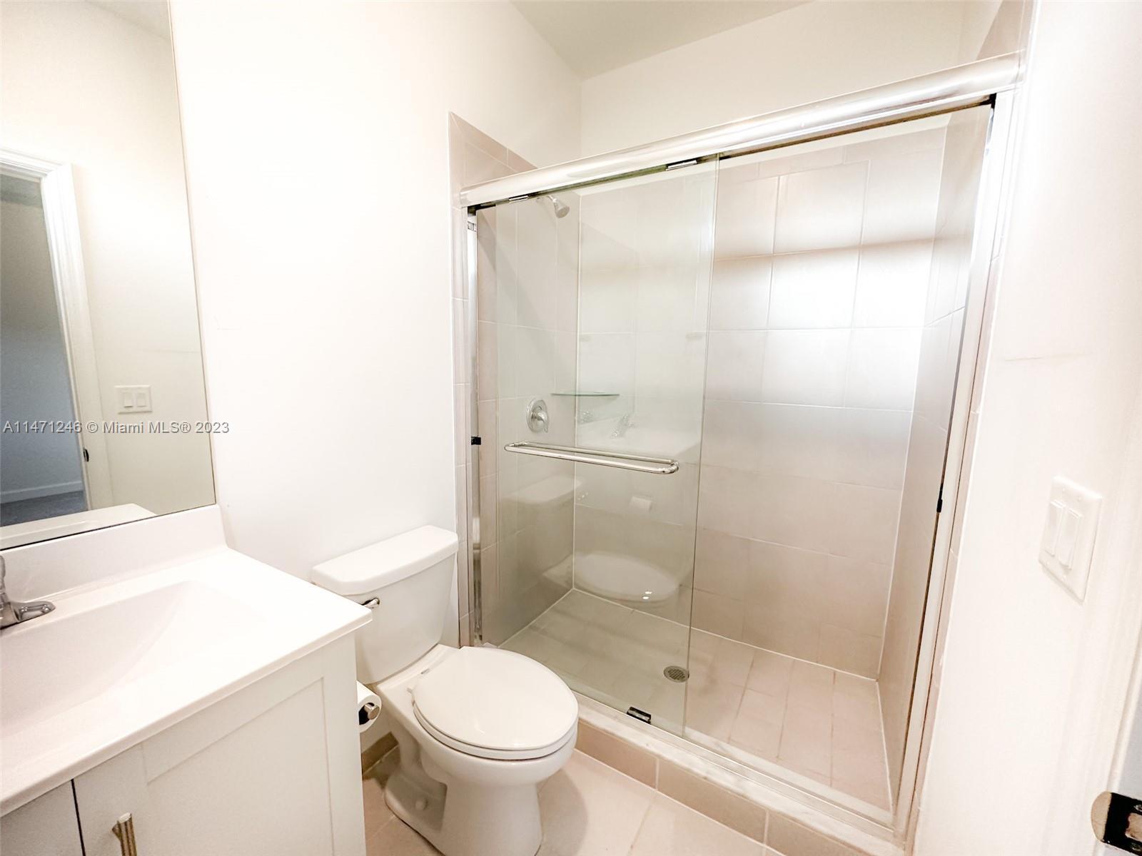 Building Photo - 1486 SE 26th Ter