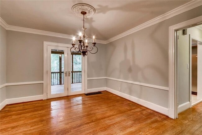 Building Photo - 1719 Ridgewood Dr NE