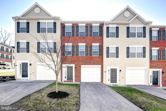 Building Photo - 40 Mustang Dr