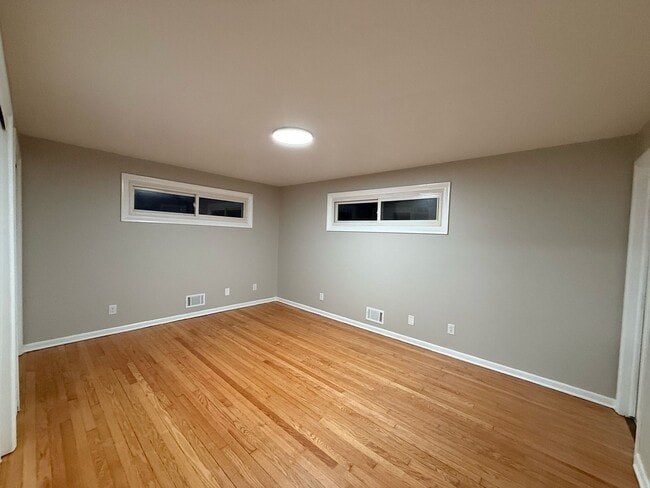 Building Photo - 9900 Richmond Dr