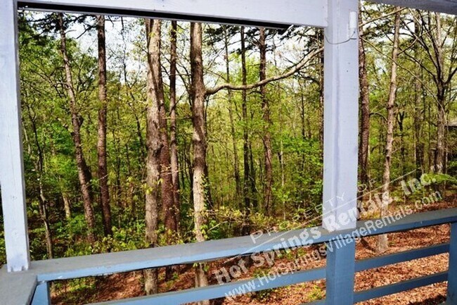 Building Photo - West Gate Area | Home | Unfurnished