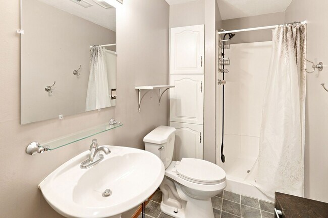 Building Photo - 3611 SW Red Hawk Ct