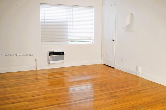 Building Photo - 23 Phoenetia Ave