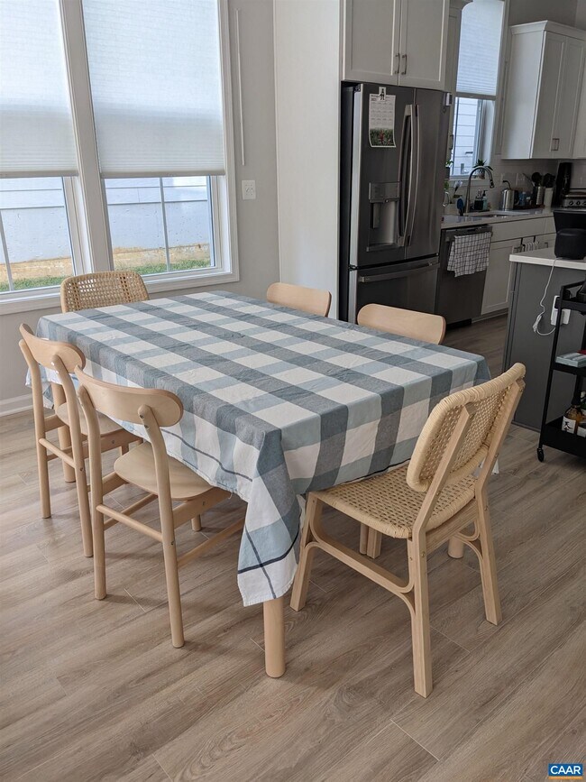 Building Photo - 4758 Loyola Wy