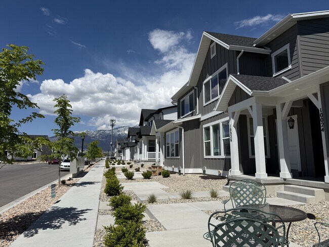 Building Photo - 10026 Dorado Wy