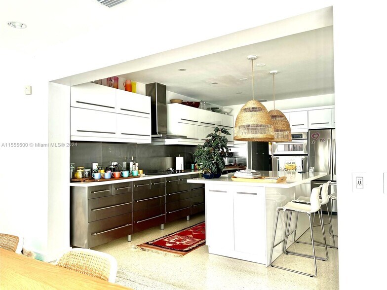 Building Photo - 1360 Stillwater Dr