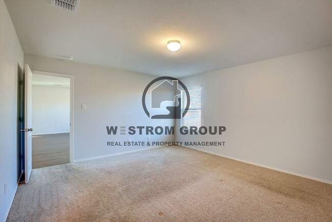 Building Photo - 404 Falling Star Dr