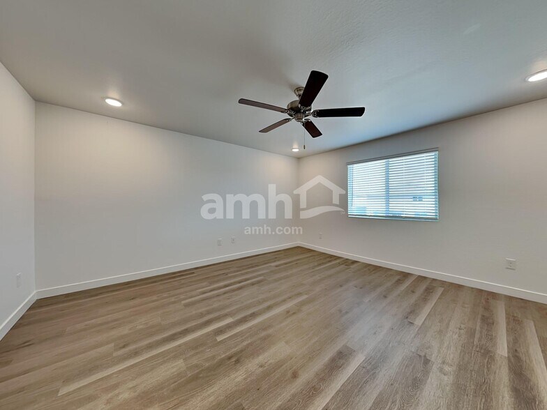 Building Photo - 9738 W Luxton Ln