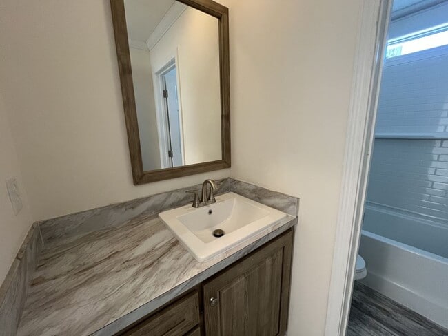 Building Photo - 165 Millwood Rd