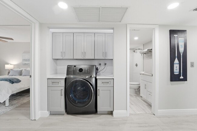 Building Photo - 1605 S US Hwy 1