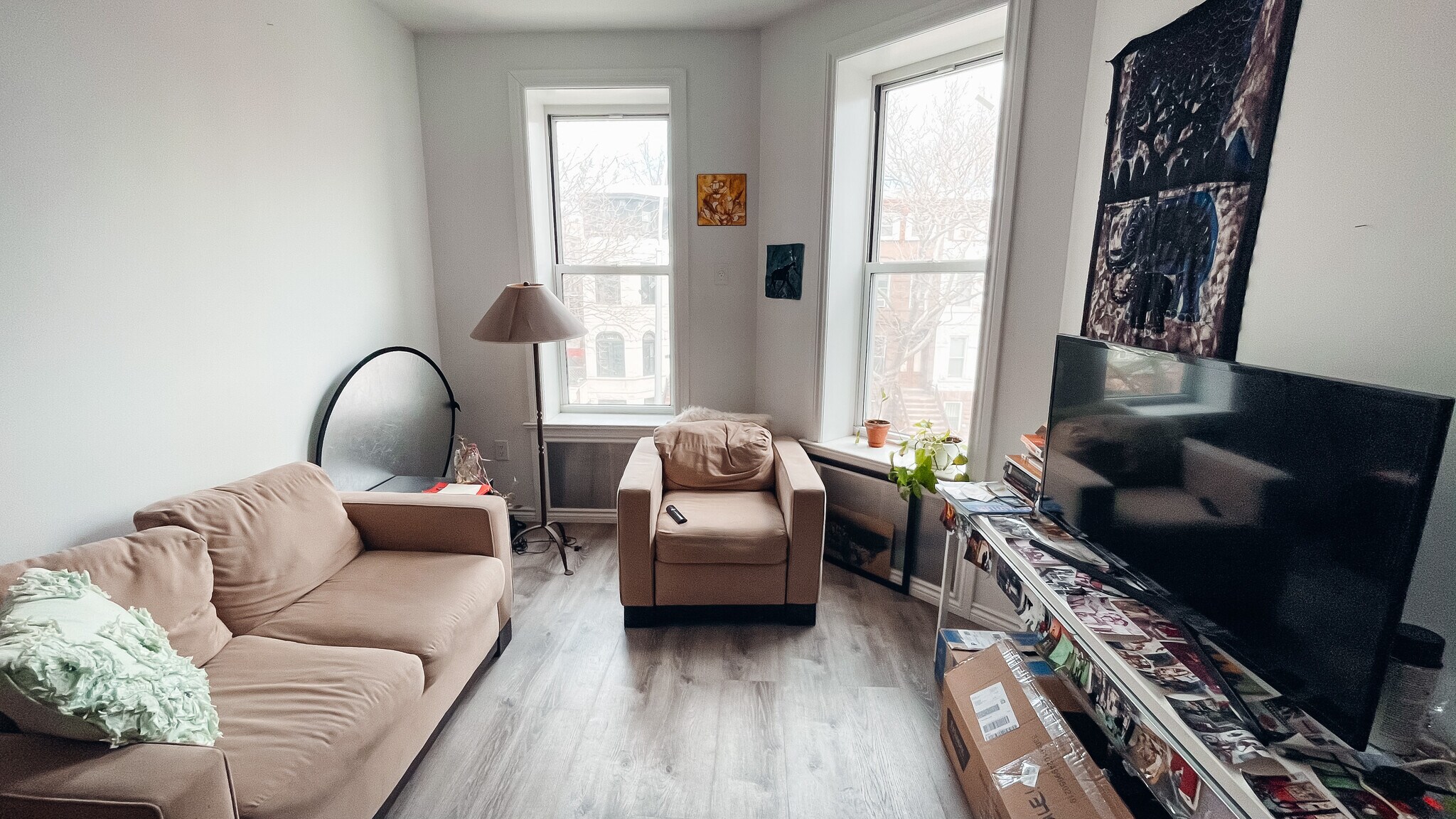 Living room - 740 Putnam Ave