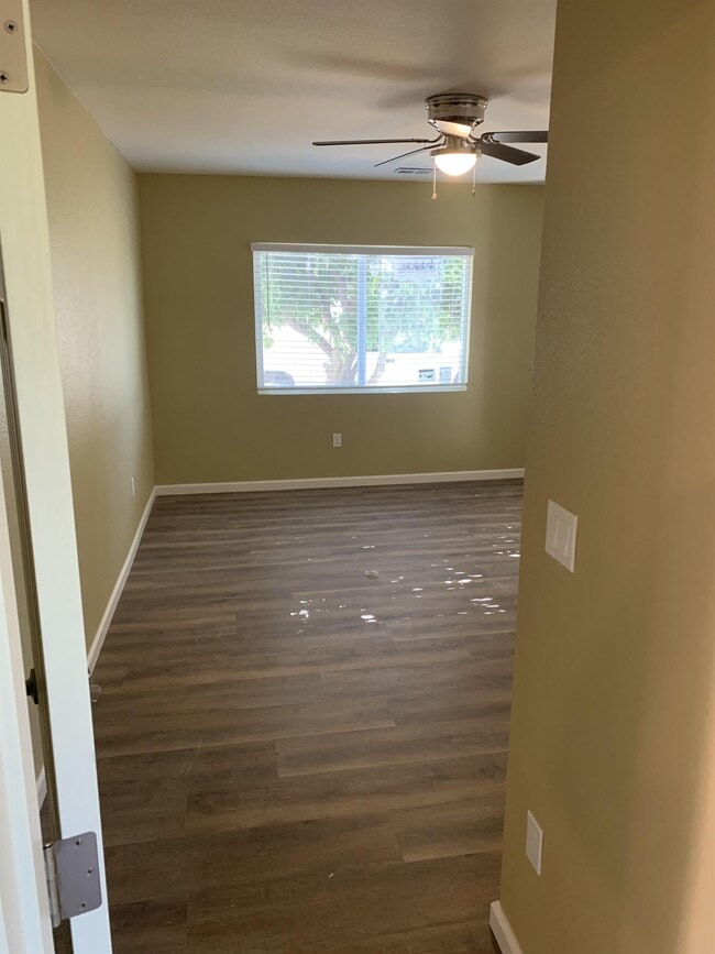 Building Photo - 7237 Yosemite Blvd