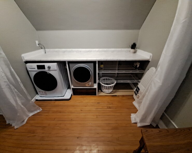 Building Photo - 1721 E 1st St